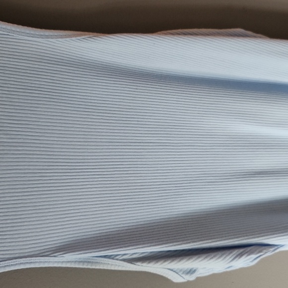 H&M Stretchy Ribbed Tank Top - Picture 2 of 4